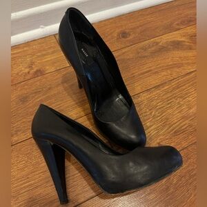 Authentic Bally leather black heels